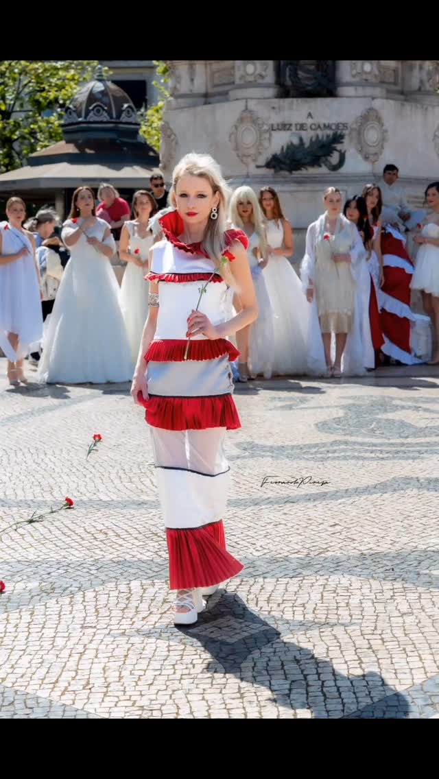 Flashmob 25 de Abril — Noivas da Liberdade